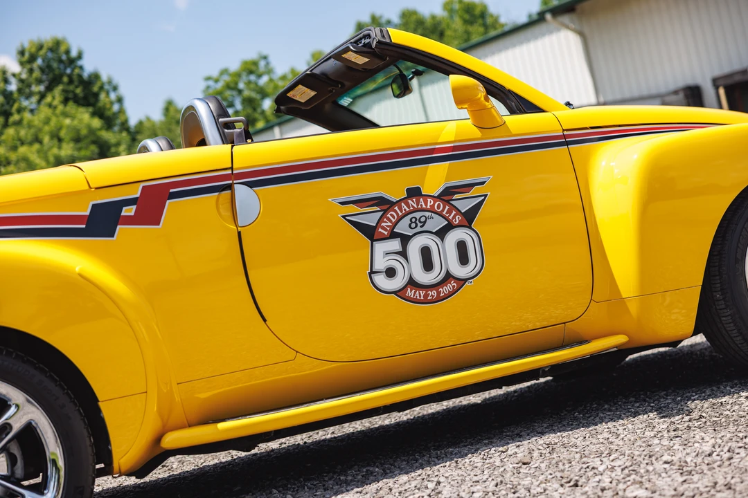 2005 Chevrolet SSR - Image 28 of 31