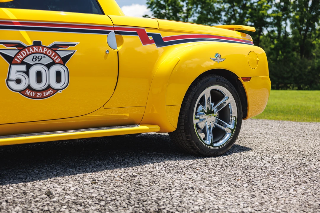 2005 Chevrolet SSR - Image 26 of 31
