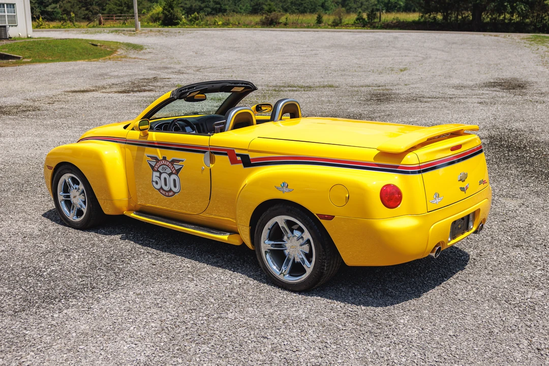 2005 Chevrolet SSR - Image 7 of 31
