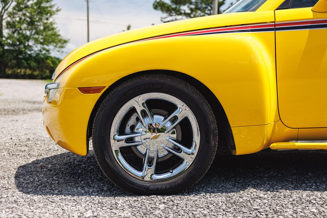 2005 Chevrolet SSR - Image 24 of 31
