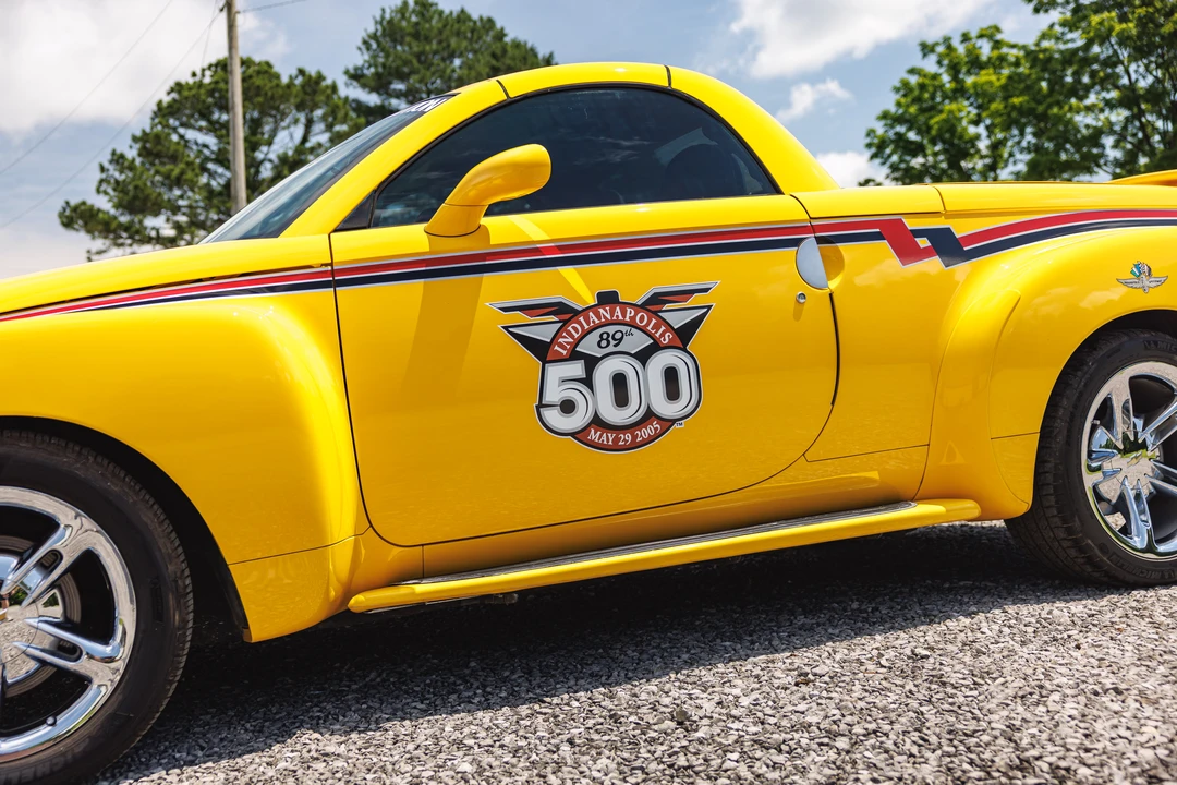 2005 Chevrolet SSR - Image 25 of 31