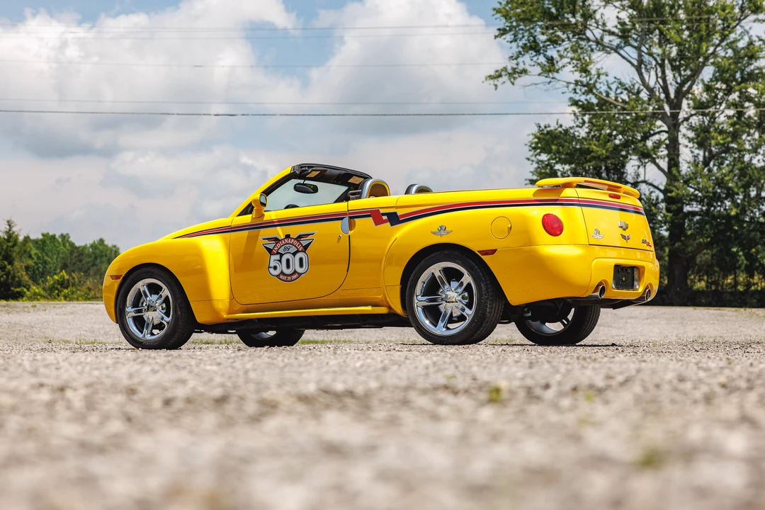 2005 Chevrolet SSR - Image 6 of 31