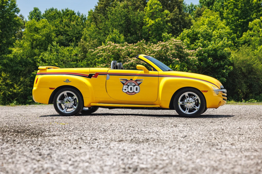 2005 Chevrolet SSR - Image 13 of 31