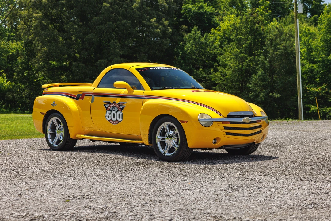 2005 Chevrolet SSR - Image 18 of 31