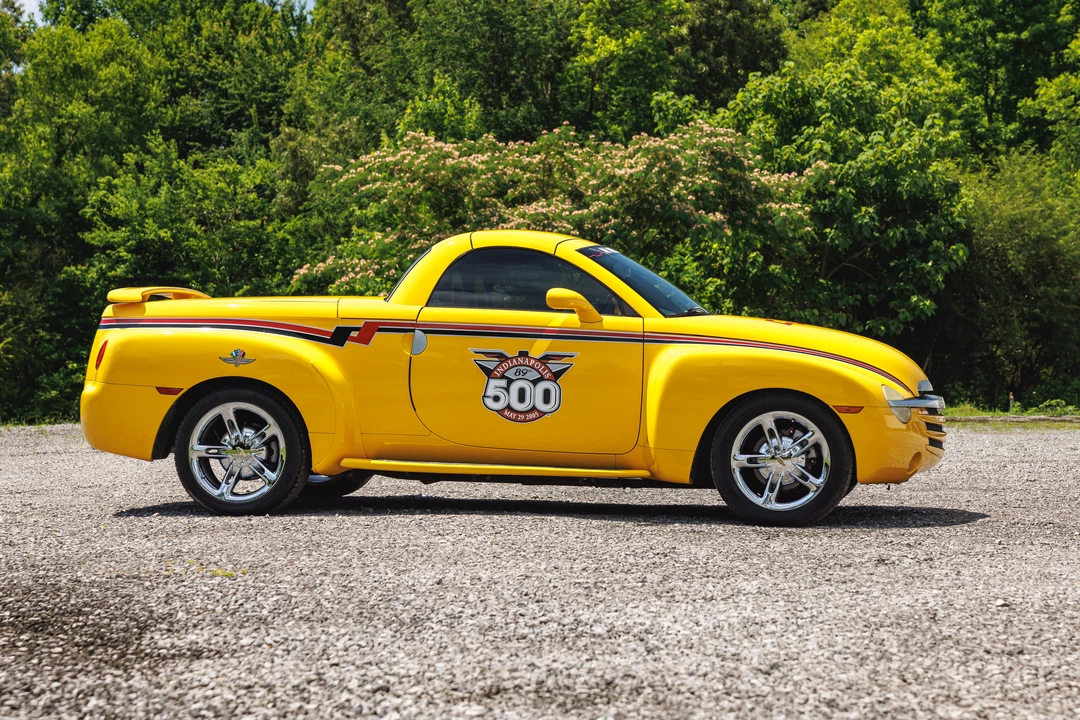 2005 Chevrolet SSR - Image 14 of 31