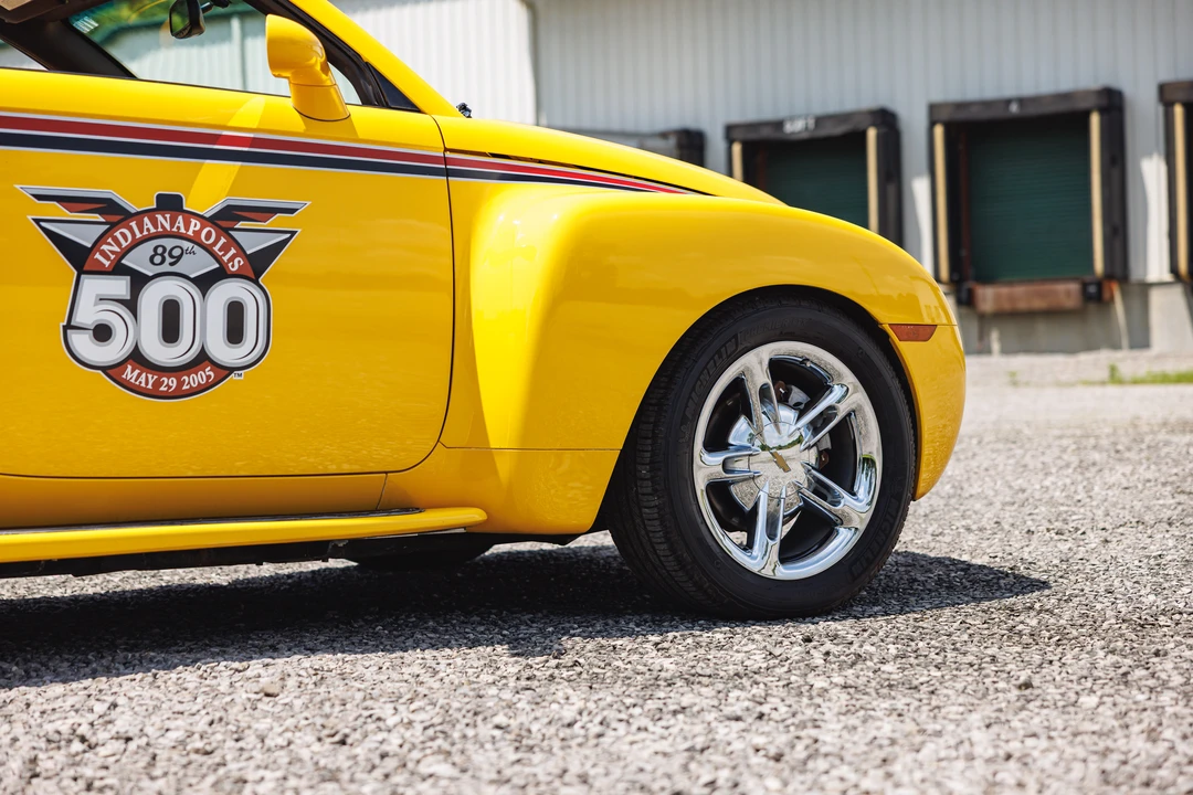 2005 Chevrolet SSR - Image 27 of 31