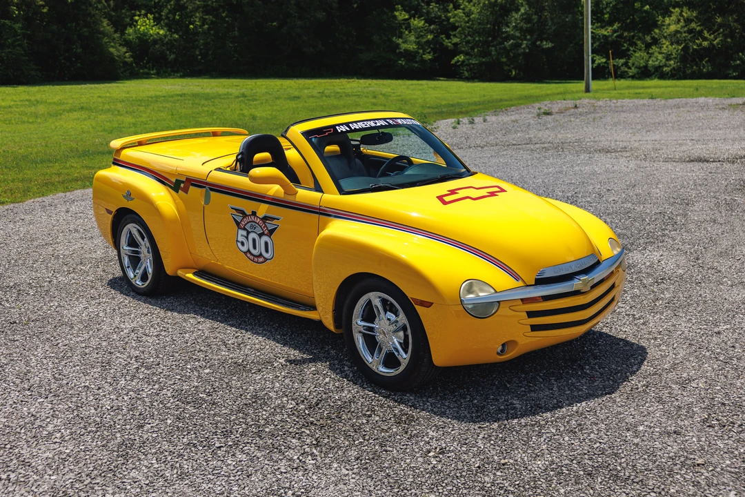 2005 Chevrolet SSR - Image 16 of 31