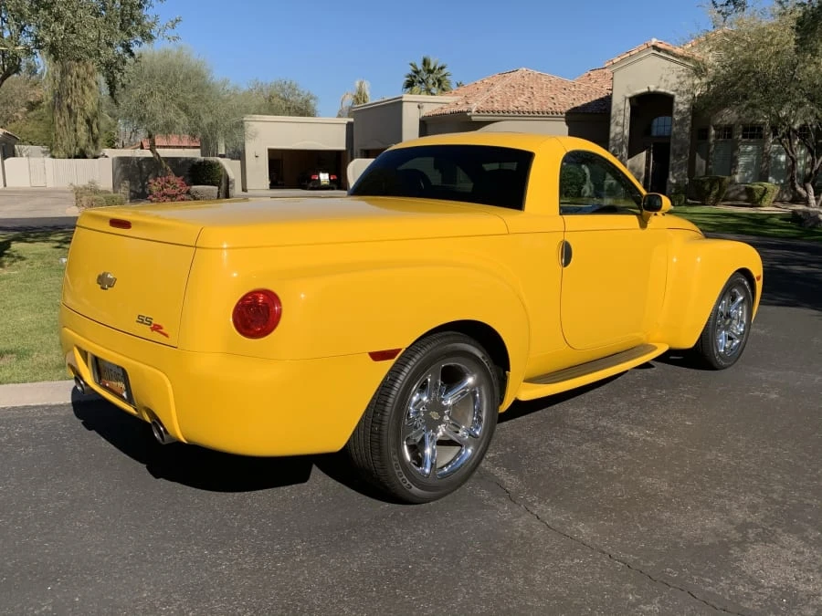 2005 Chevrolet SSR - Image 3 of 17