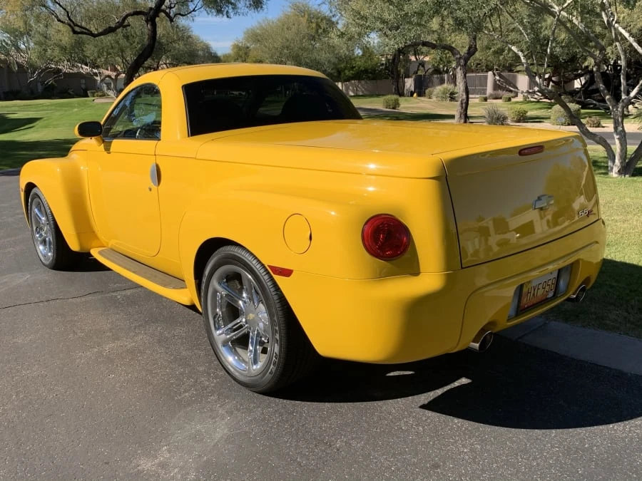 2005 Chevrolet SSR - Image 12 of 17
