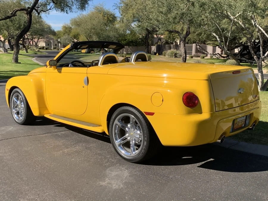 2005 Chevrolet SSR - Image 15 of 17