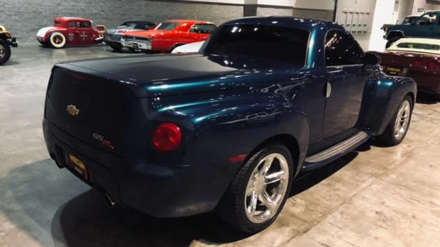 2005 Chevrolet SSR - Image 5 of 13