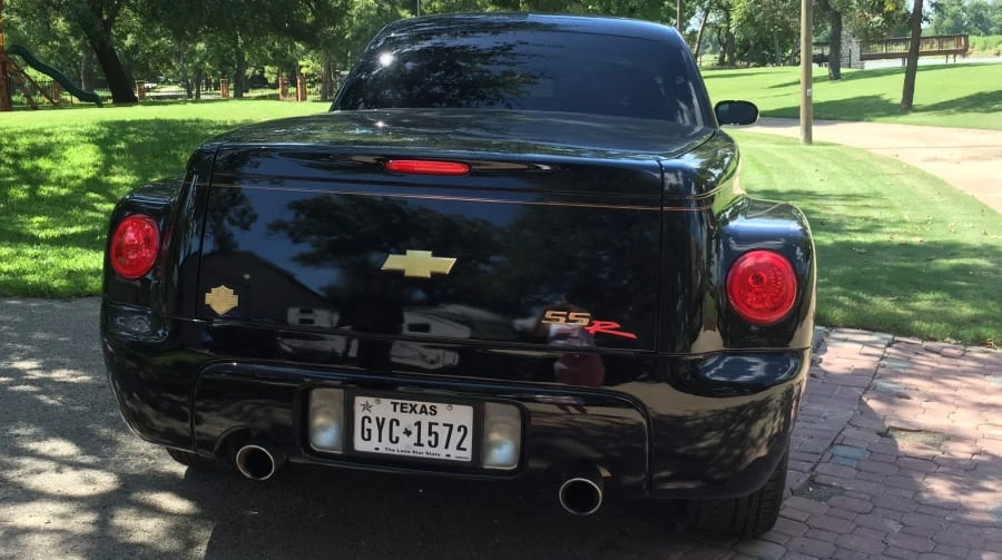 2005 Chevrolet SSR - Image 2 of 9