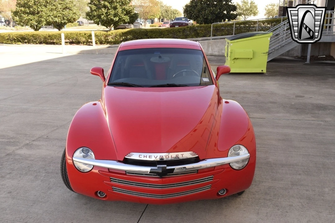 2005 Chevrolet SSR - Image 10 of 12
