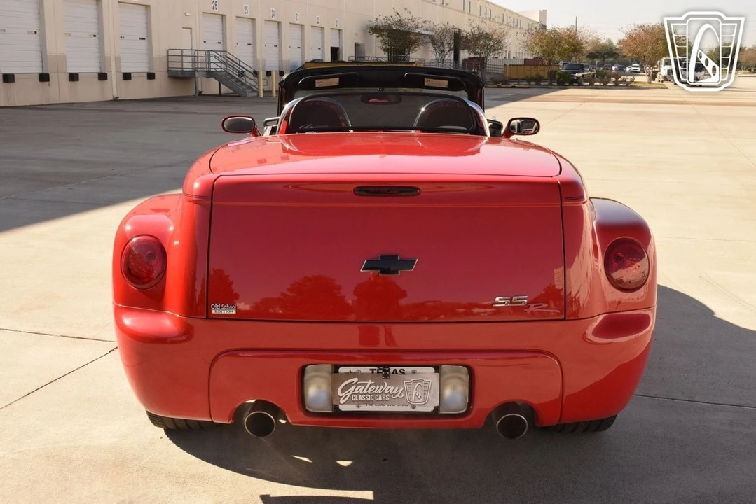 2005 Chevrolet SSR - Image 6 of 31