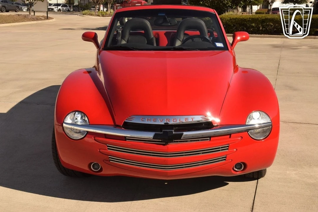 2005 Chevrolet SSR - Image 8 of 31