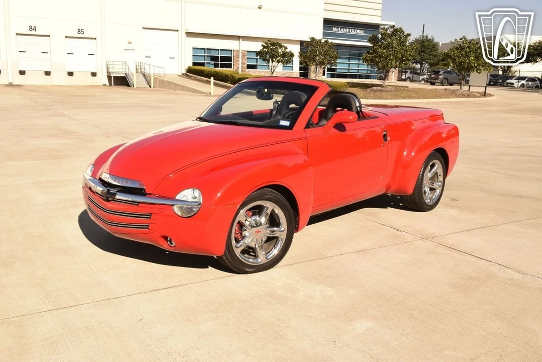 2005 Chevrolet SSR - Image 3 of 31