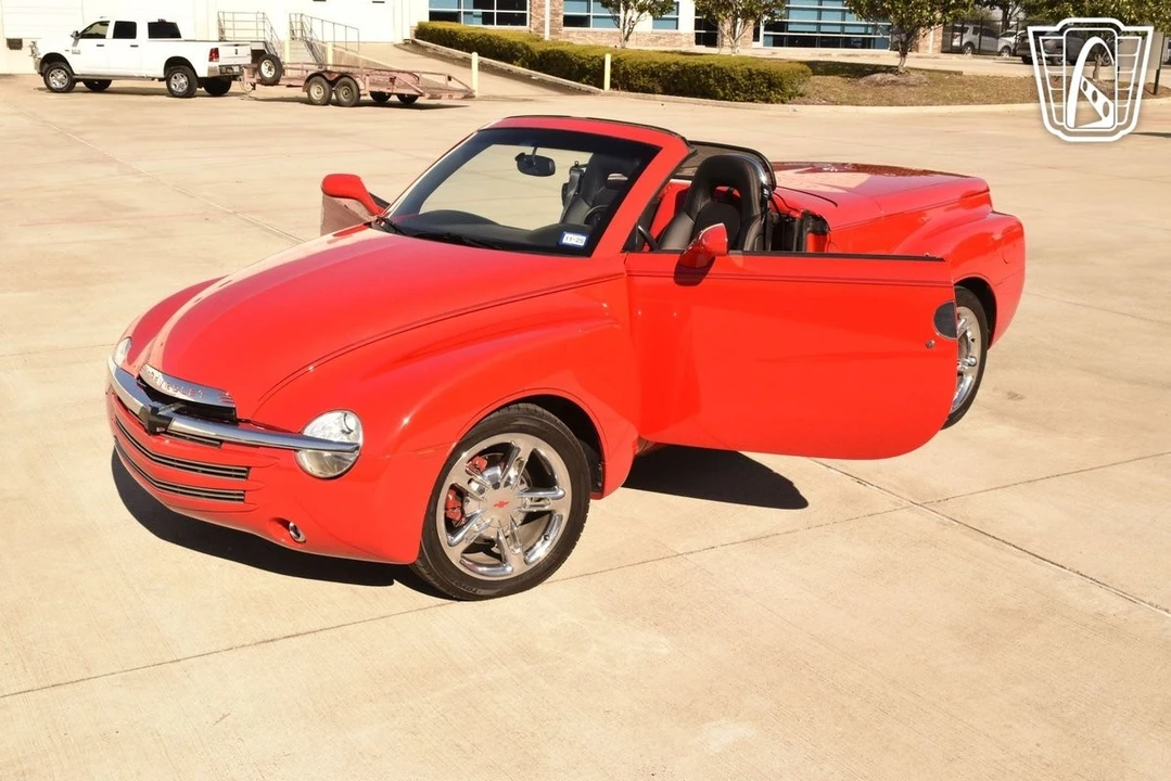2005 Chevrolet SSR - Image 10 of 31