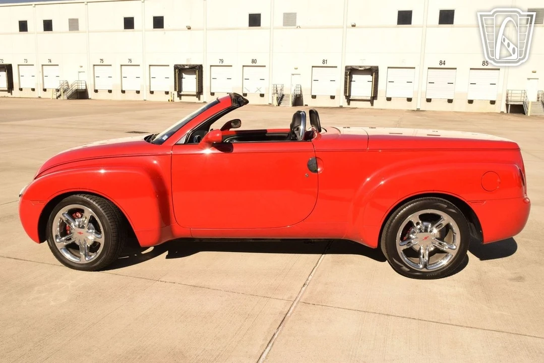 2005 Chevrolet SSR - Image 5 of 31