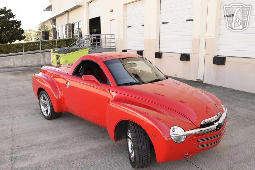 2005 Chevrolet SSR - Image 30 of 31