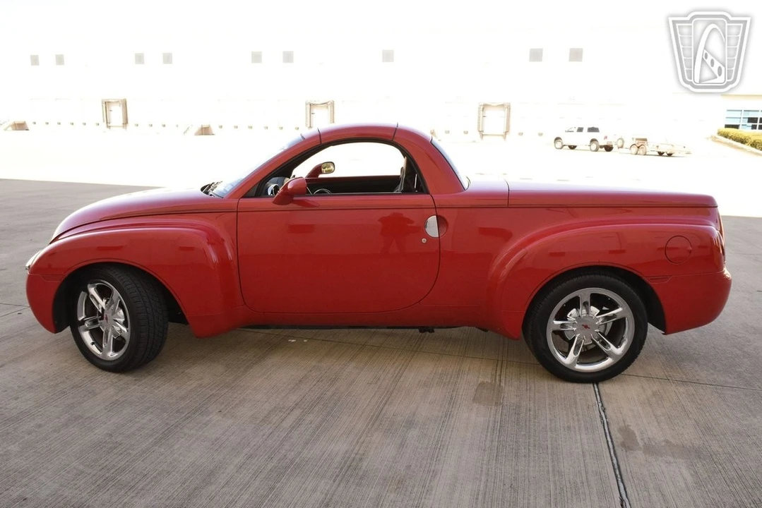 2005 Chevrolet SSR - Image 16 of 31