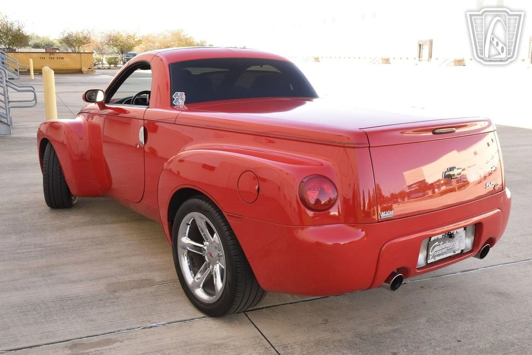2005 Chevrolet SSR - Image 19 of 31
