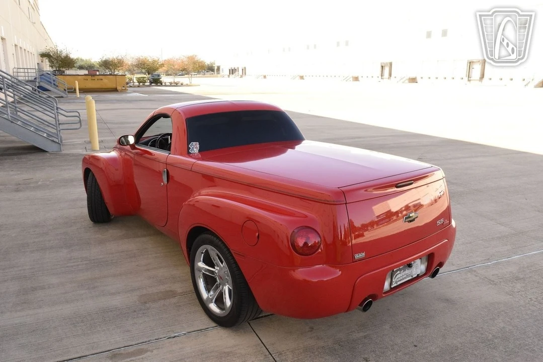 2005 Chevrolet SSR - Image 18 of 31