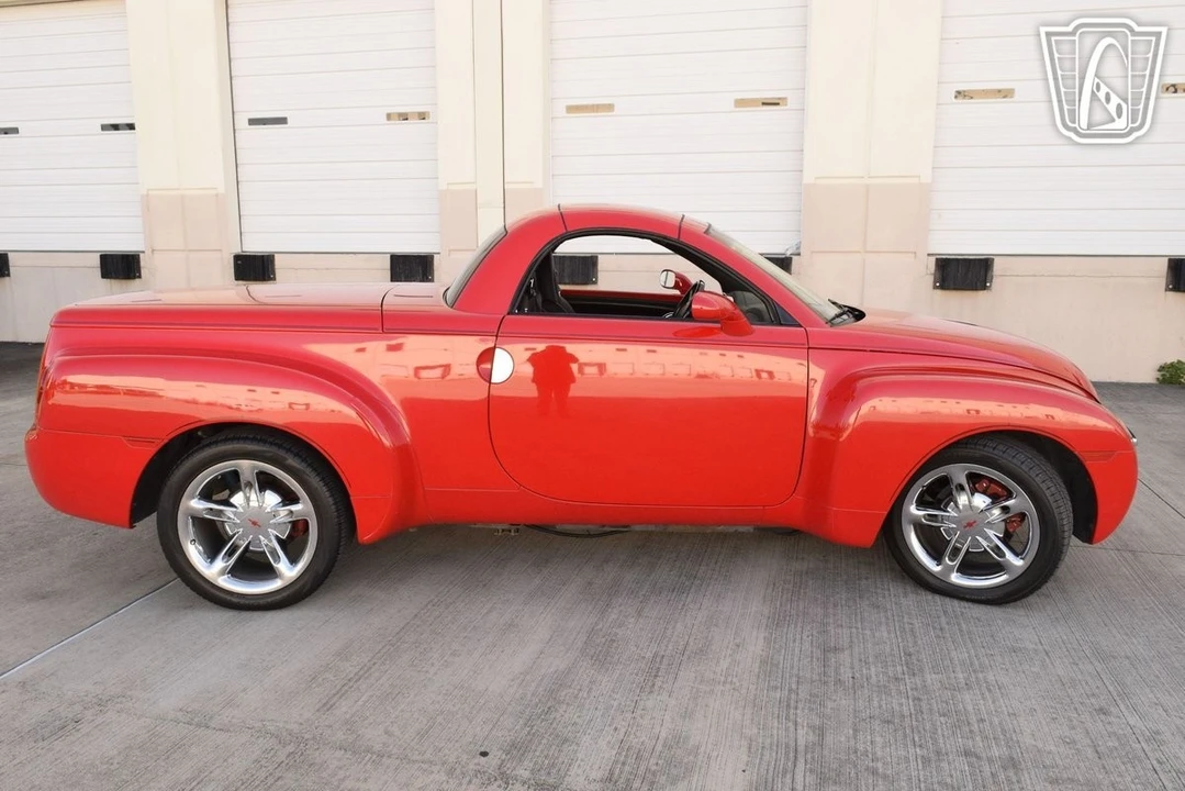 2005 Chevrolet SSR - Image 28 of 31
