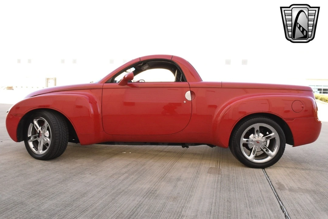 2005 Chevrolet SSR - Image 7 of 12