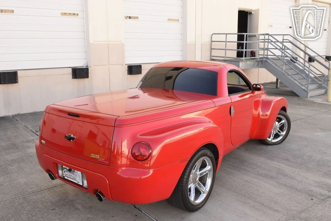 2005 Chevrolet SSR - Image 24 of 31