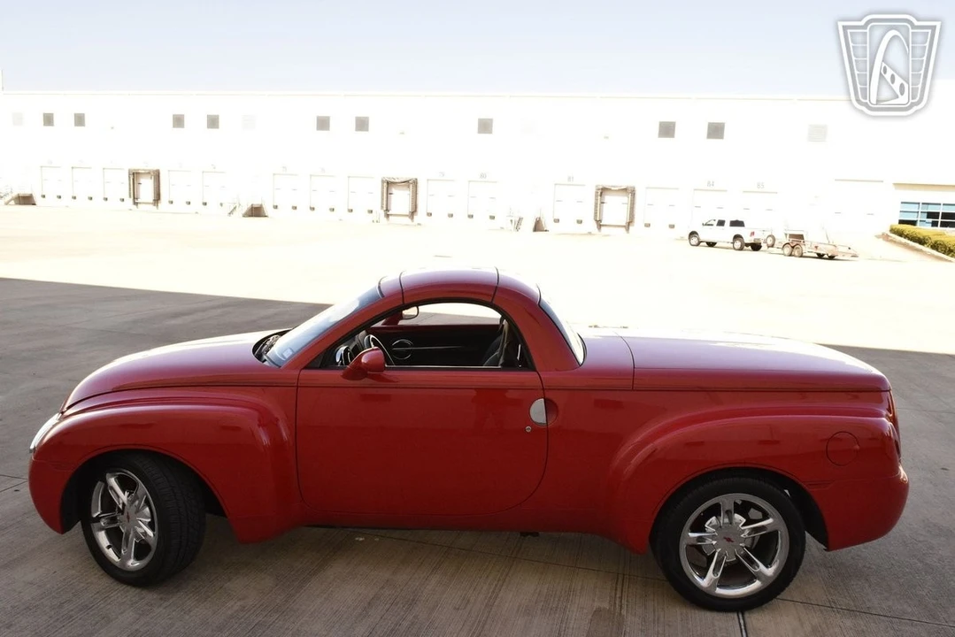 2005 Chevrolet SSR - Image 15 of 31