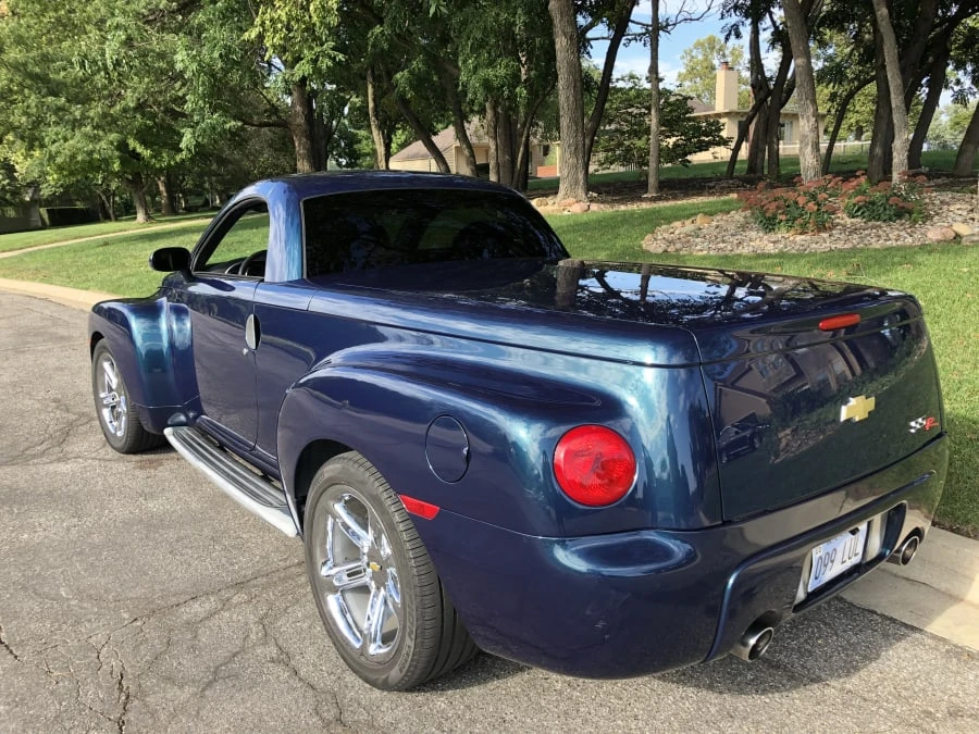 2005 Chevrolet SSR - Image 3 of 12