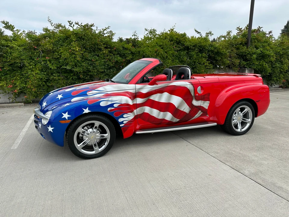 2005 Chevrolet SSR - Image 7 of 31