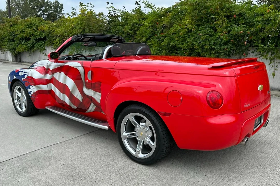 2005 Chevrolet SSR - Image 4 of 31