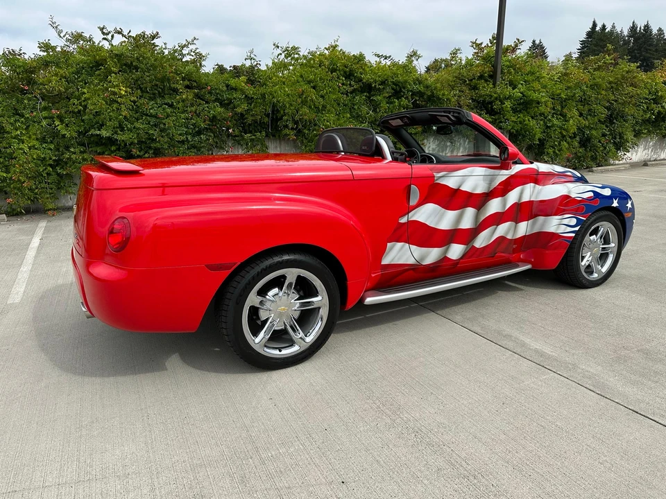 2005 Chevrolet SSR - Image 13 of 31
