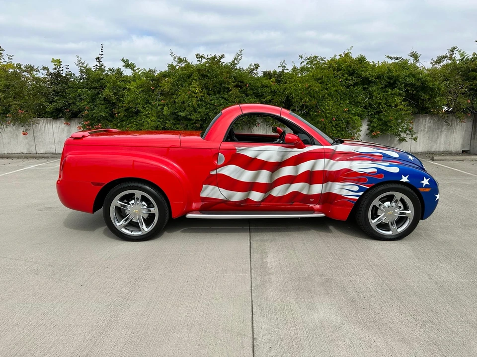 2005 Chevrolet SSR - Image 24 of 31