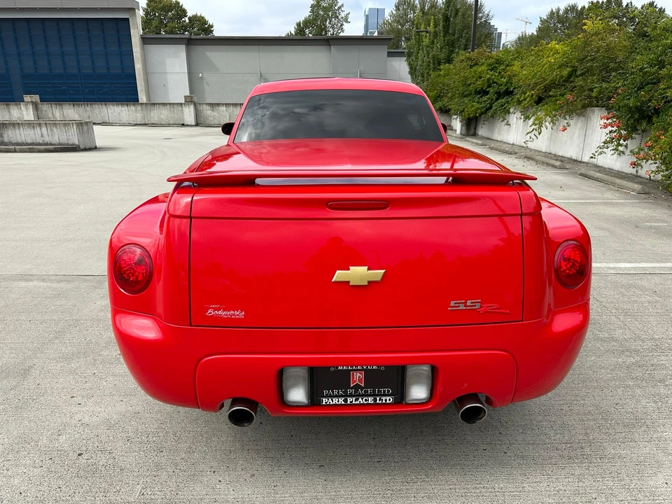 2005 Chevrolet SSR - Image 22 of 31