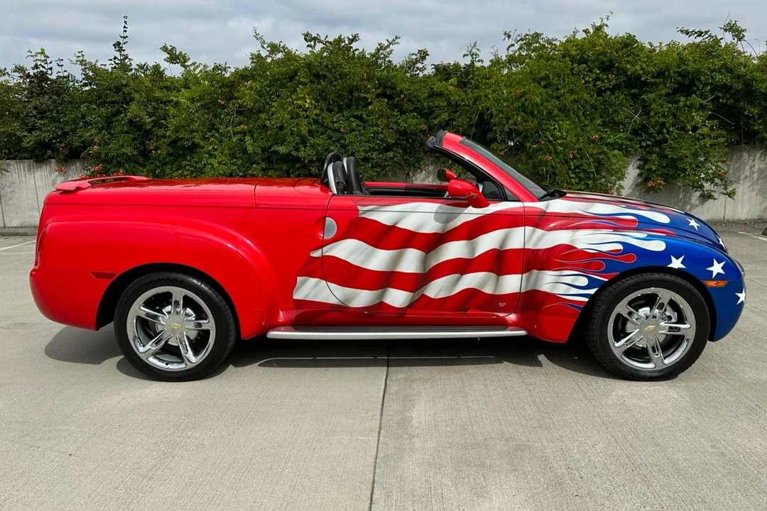 2005 Chevrolet SSR - Image 3 of 31