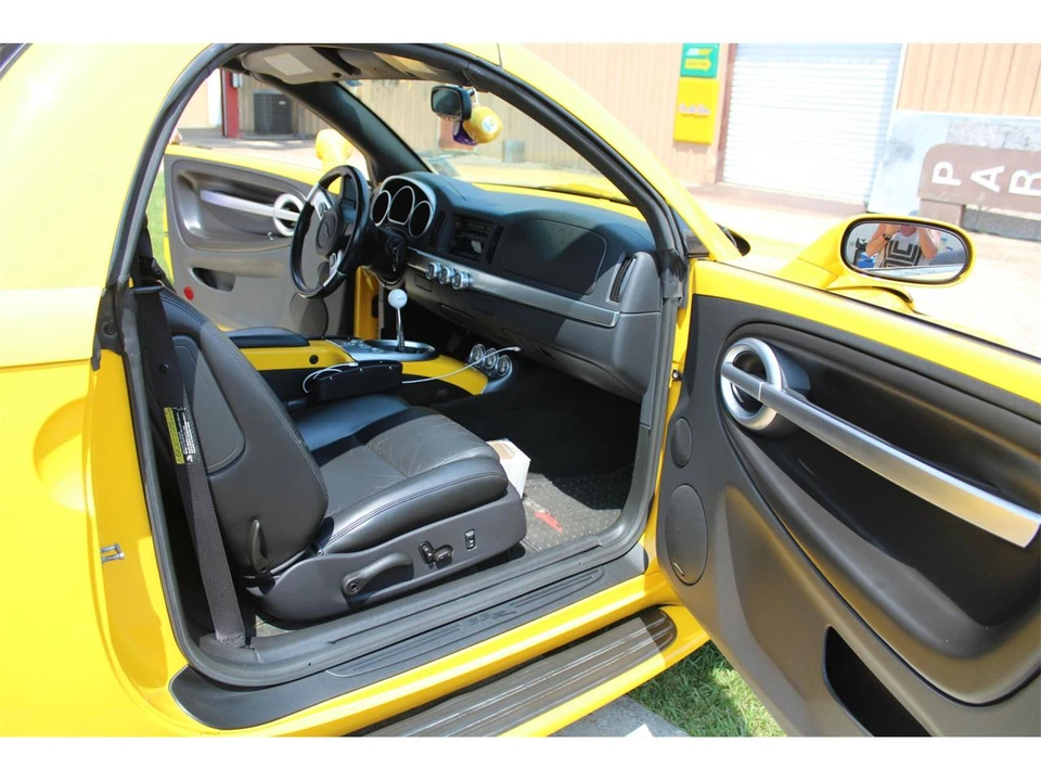 2005 Chevrolet SSR - Image 29 of 31