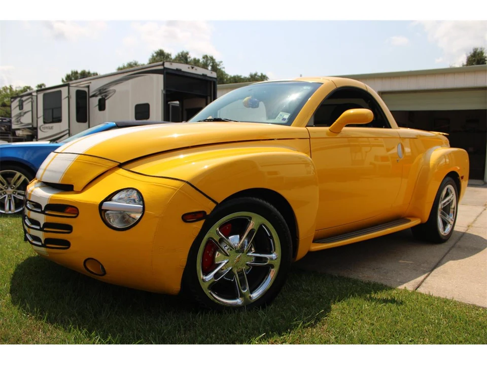 2005 Chevrolet SSR - Image 3 of 31