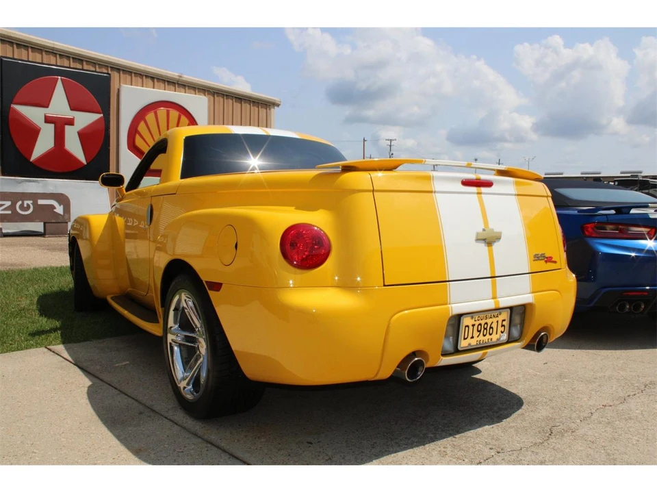 2005 Chevrolet SSR - Image 11 of 31