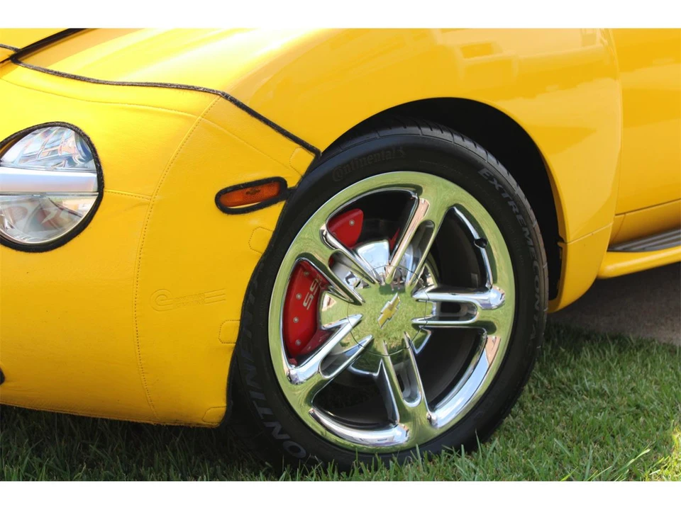 2005 Chevrolet SSR - Image 8 of 31