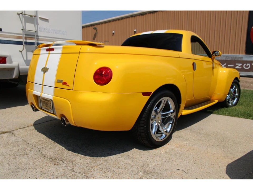 2005 Chevrolet SSR - Image 14 of 31