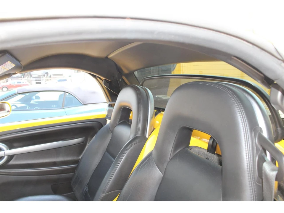 2005 Chevrolet SSR - Image 24 of 31