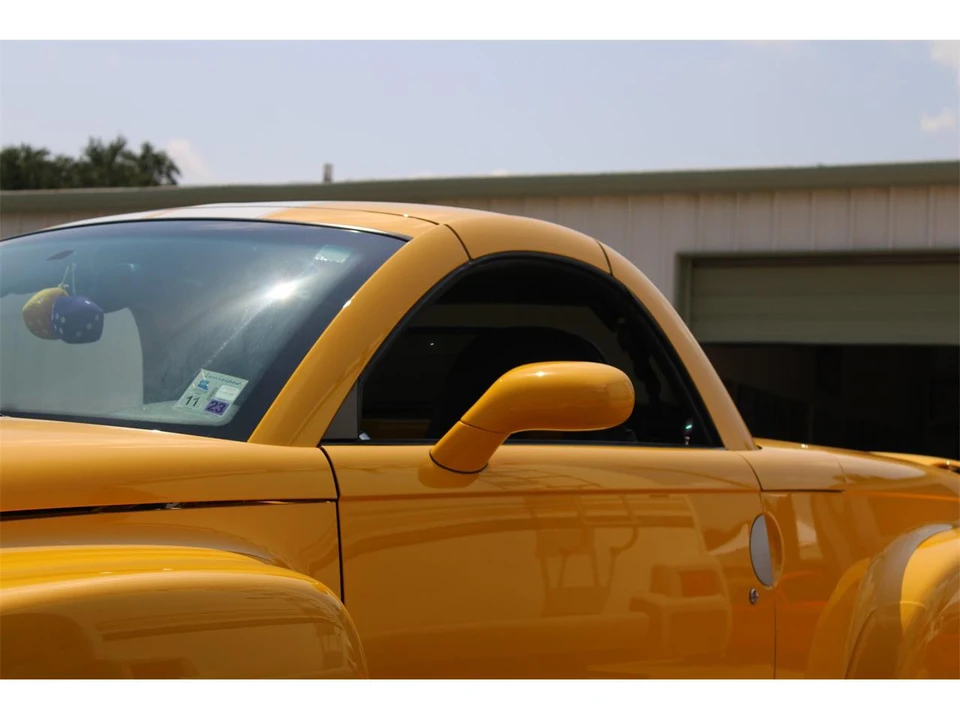 2005 Chevrolet SSR - Image 10 of 31