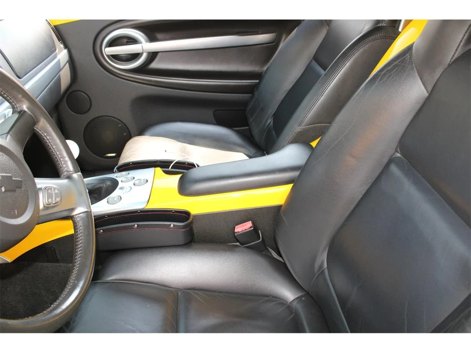 2005 Chevrolet SSR - Image 26 of 31