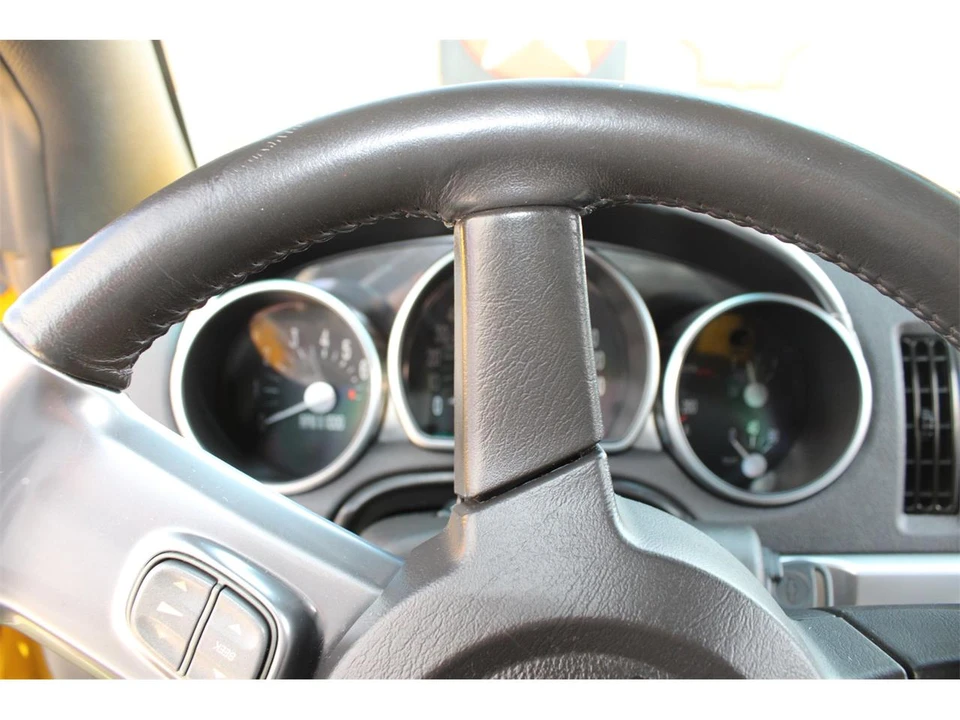 2005 Chevrolet SSR - Image 20 of 31