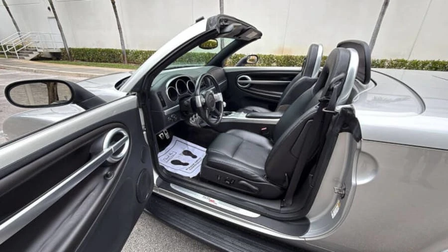 2005 Chevrolet SSR - Image 12 of 17