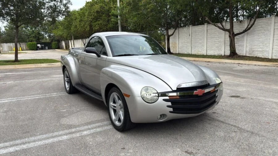 2005 Chevrolet SSR - Image 6 of 17