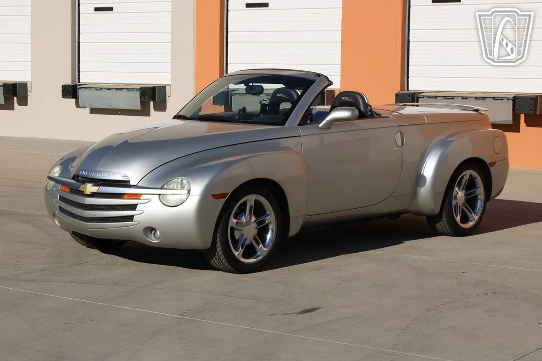 2005 Chevrolet SSR - Image 3 of 21