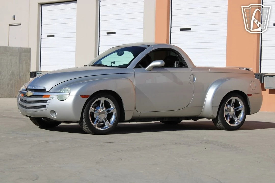 2005 Chevrolet SSR - Image 9 of 21